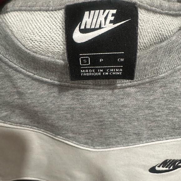 Nike crop sweatshirt - Picture 3 of 3